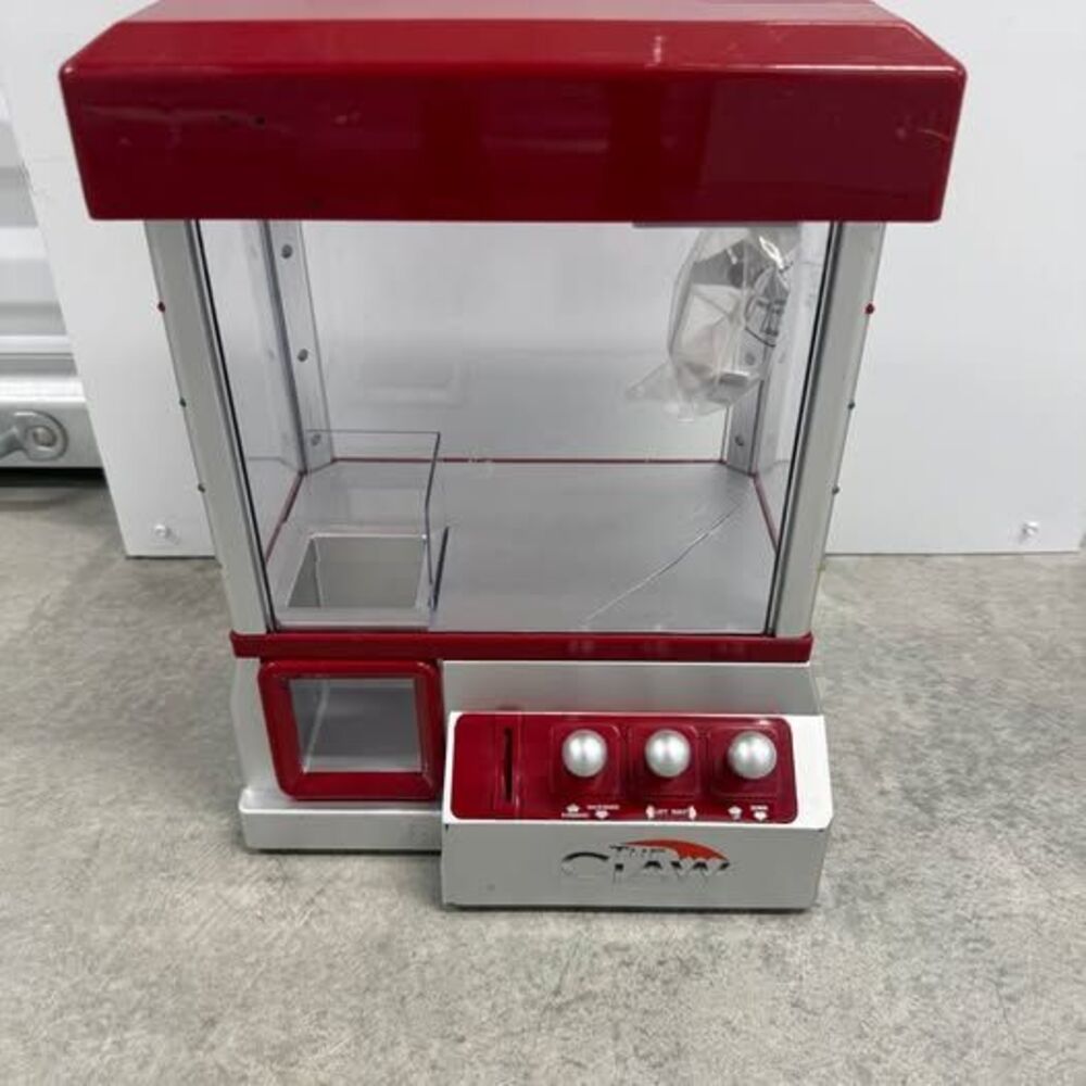 Claw Machine & Coins